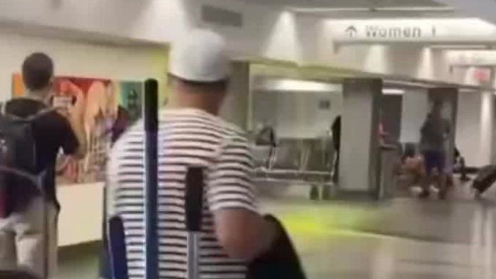 Schock am Flughafen von Miami: Giftgrüne Flüssigkeit ausgelaufen