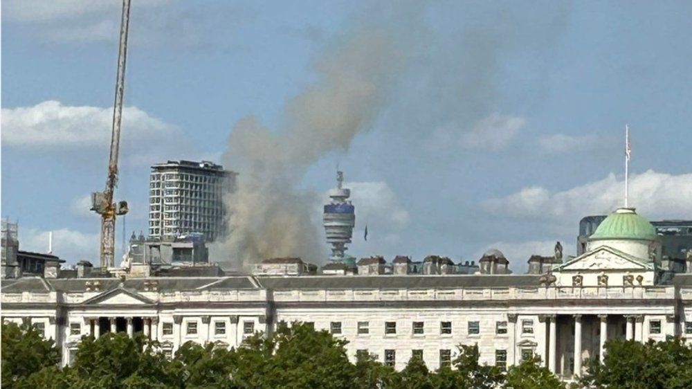 Feuer im Somerset House: Historisches Gebäude in London brennt