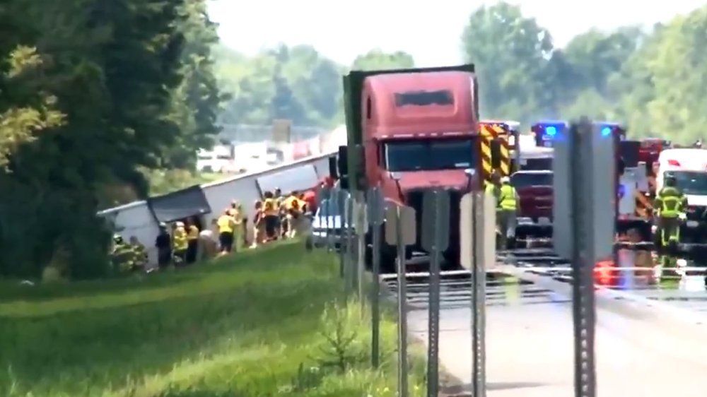 Video: Fünf Tote bei Busunfall nahe der Niagarafälle