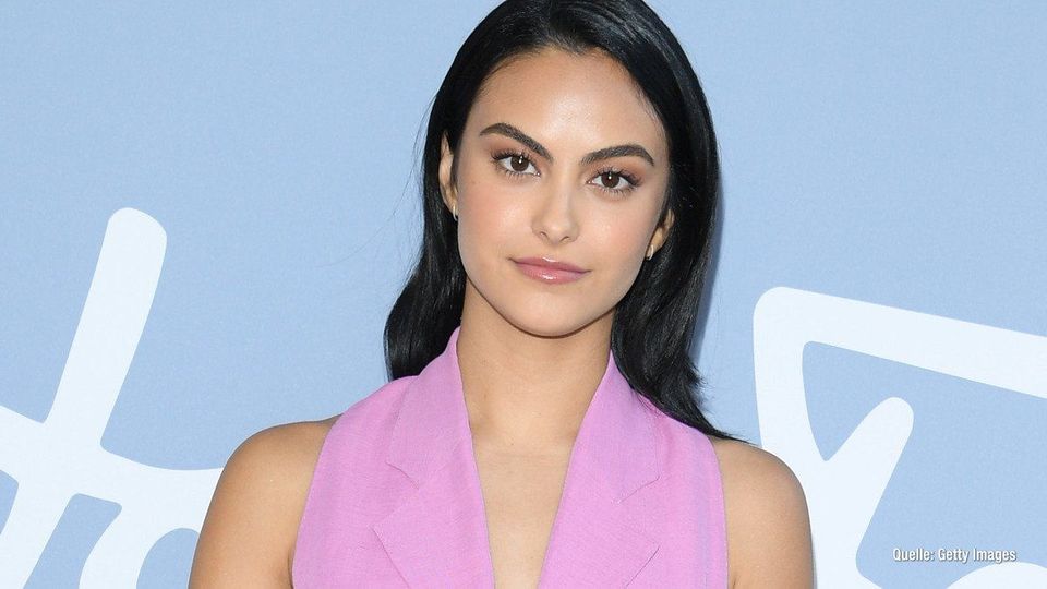 Camila Mendes verrät Details über 