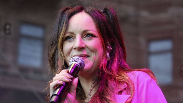 Family Emergency: Jasmin Wagner Cancels Concert Due to Personal Tragedy