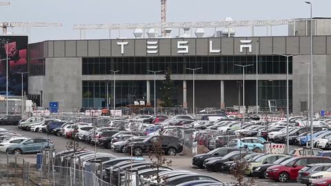 Schwere Arbeitsunfälle bei Tesla – Heil zeigt sich besorgt
