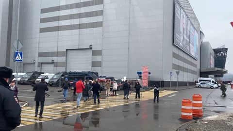 Elf Festnahmen nach Anschlag bei Moskau - Mindestens 115 Tote