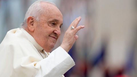 Papst feiert mit Zehntausenden Gläubigen Messe zum Ostersonntag