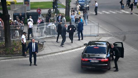Lebensgefährlich verletzt: Slowakischer Regierungschef Fico angeschossen