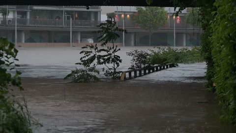 Regen lässt über Pfingsten nach - Neue Unwetter ab Dienstag?