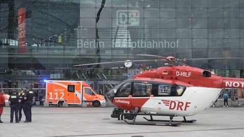 Unglück am Hauptbahnhof Berlin - Frau gestorben, Kind schwer verletzt