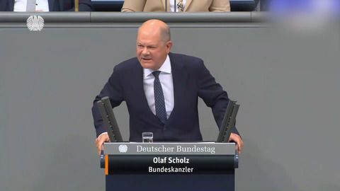 Zoff im Bundestag: Scholz und Merz streiten um Migrationspolitik