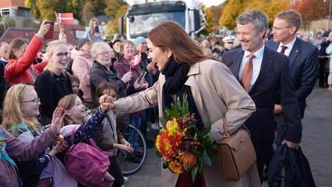 Royaler Besuch im Norden: Dänisches Königspaar in Kiel empfangen