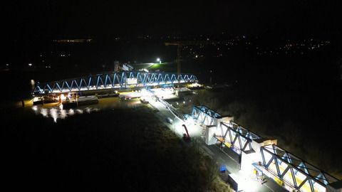 Die neue Friesenbrücke: Ein technisches Meisterwerk schwimmt