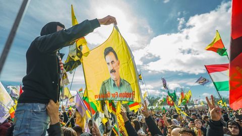 PKK-Chef Öcalan: Kämpfer zur Niederlegung von Waffen aufgerufen