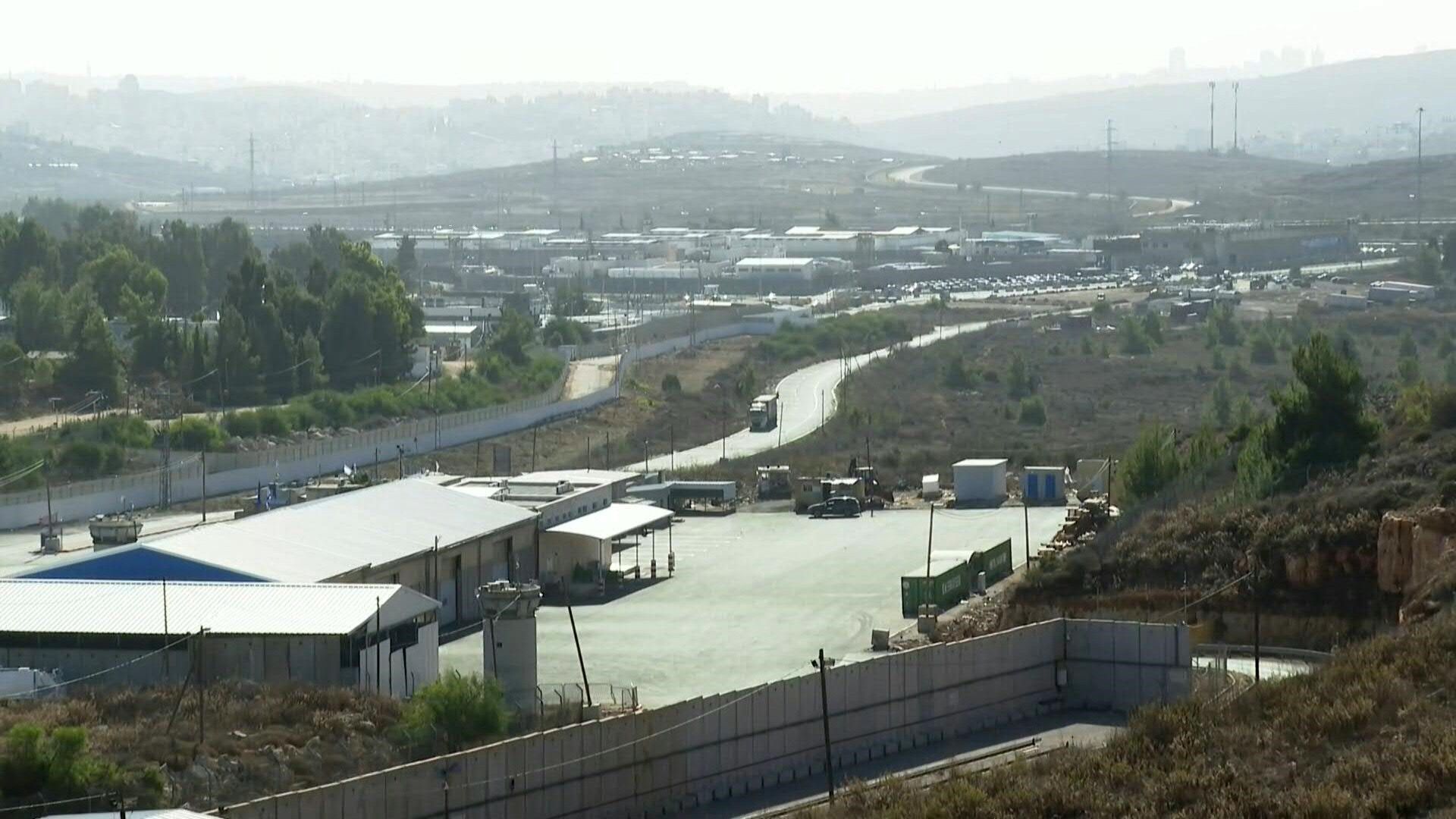 Exterior of Ofer military prison ahead of expected Palestinian prisoner release
