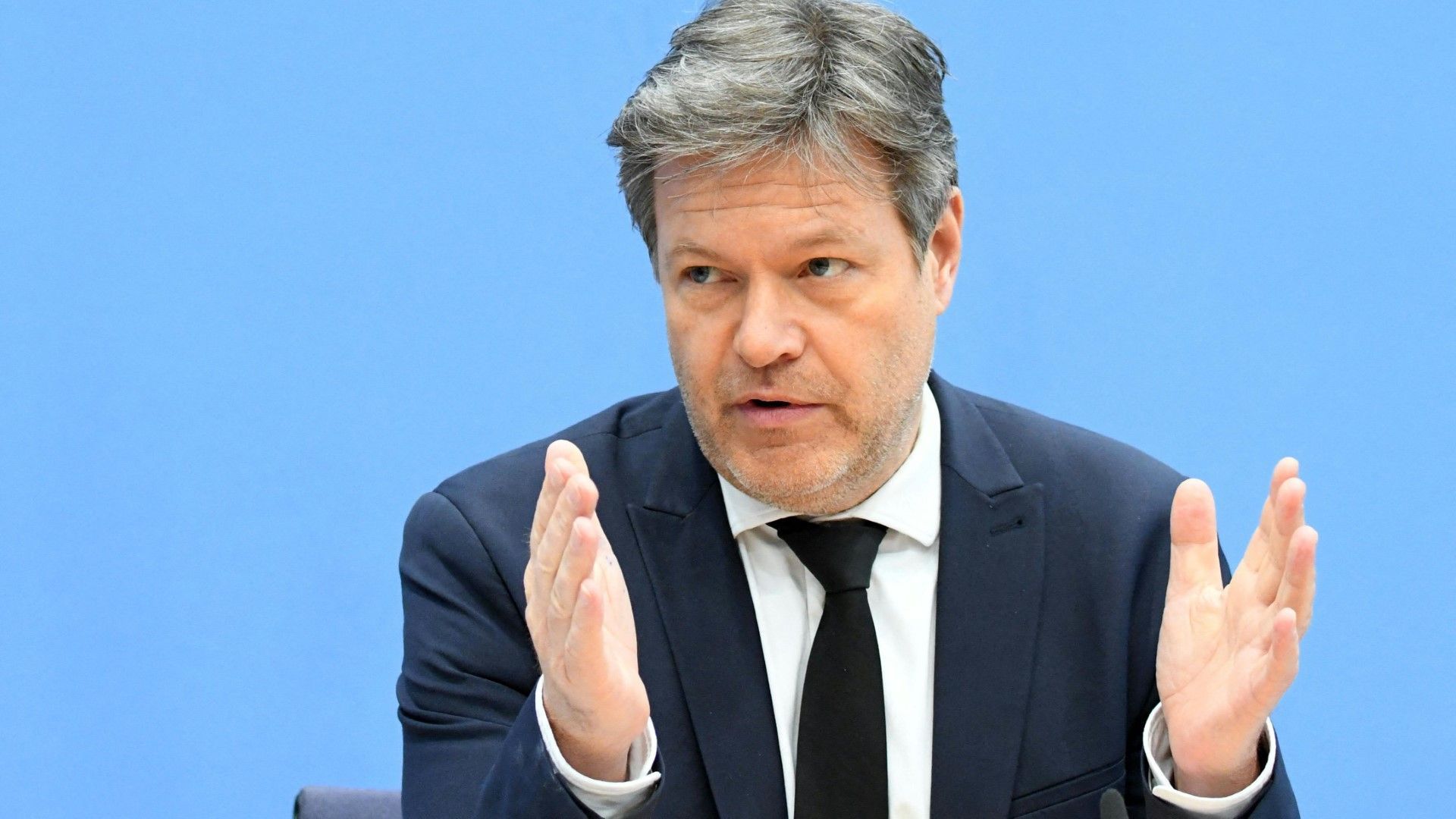 Habeck: Auf dem Arbeitsmarkt fehlt es "an allen Ecken und Kanten"