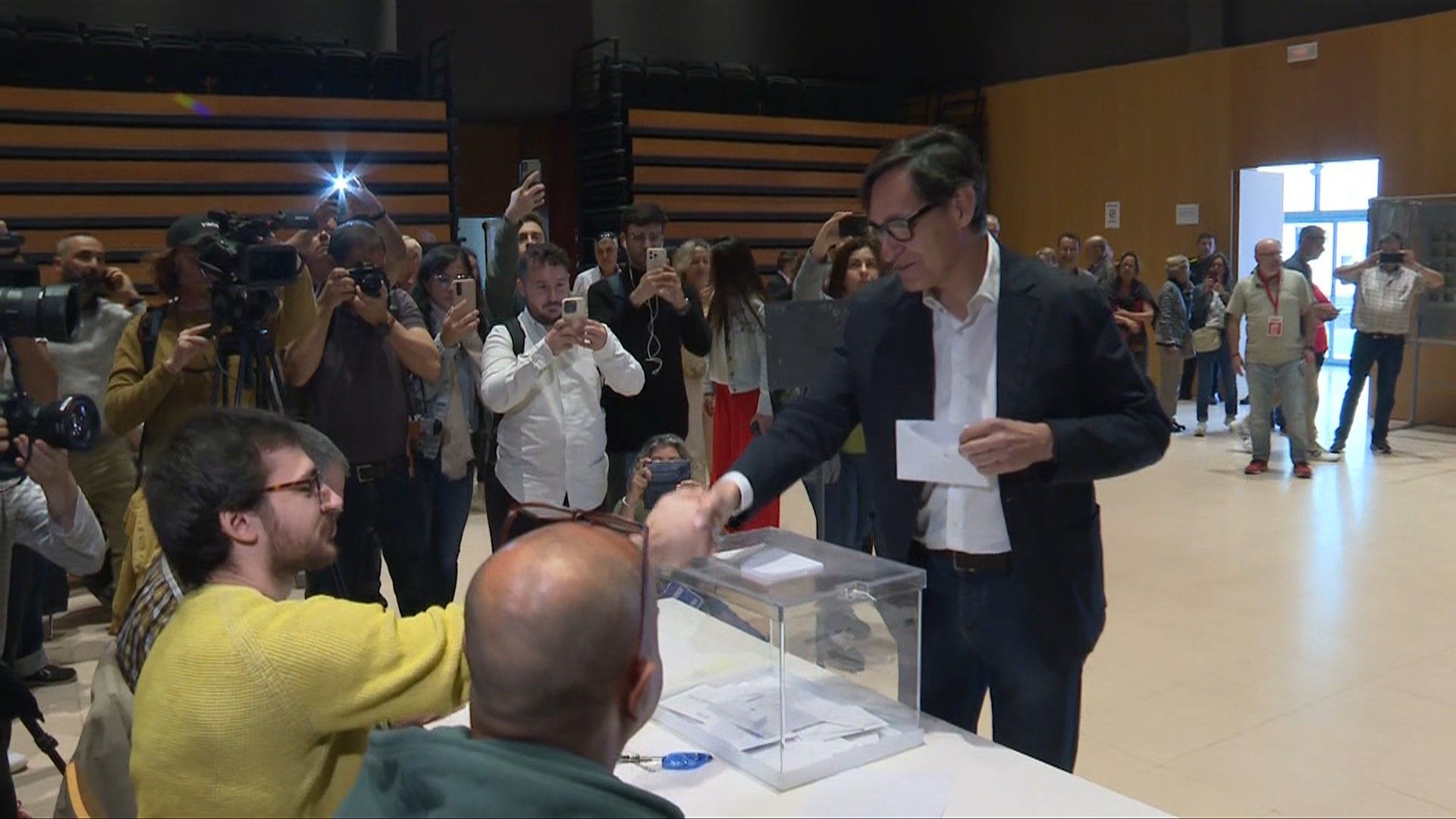 Regional socialist party leader Illa votes in Catalania election