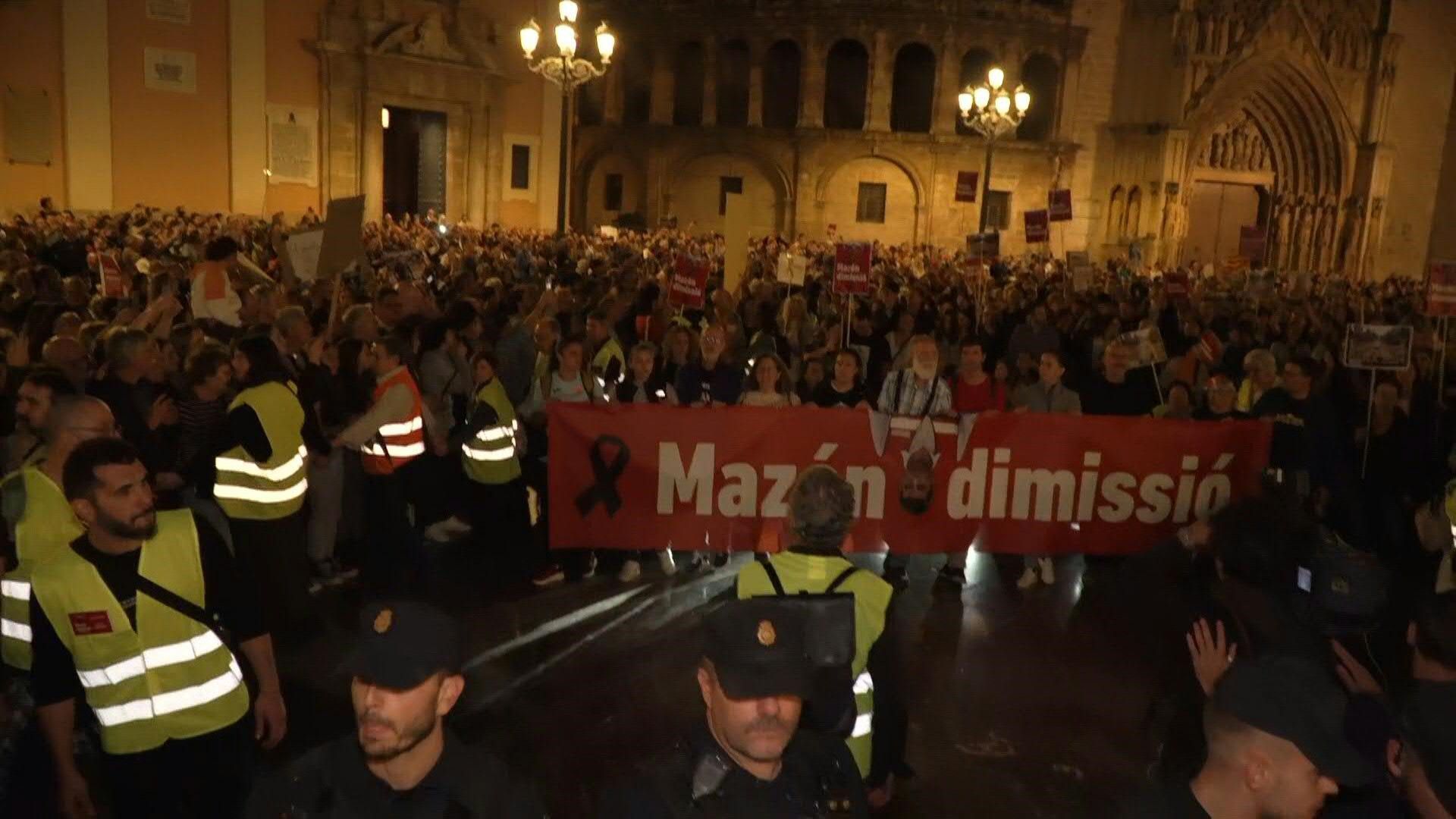 Thousands march in Spain over handling of deadly floods