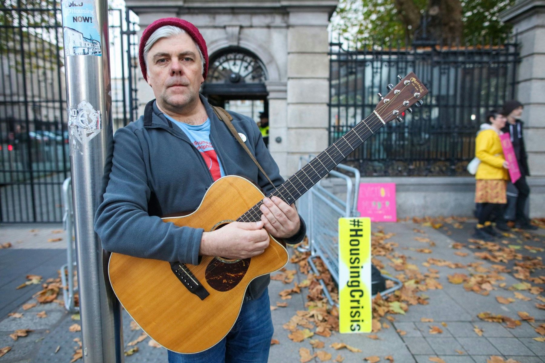 Vor Parlamentswahl in Irland: Musiker protestiert gegen Wohnungsnot