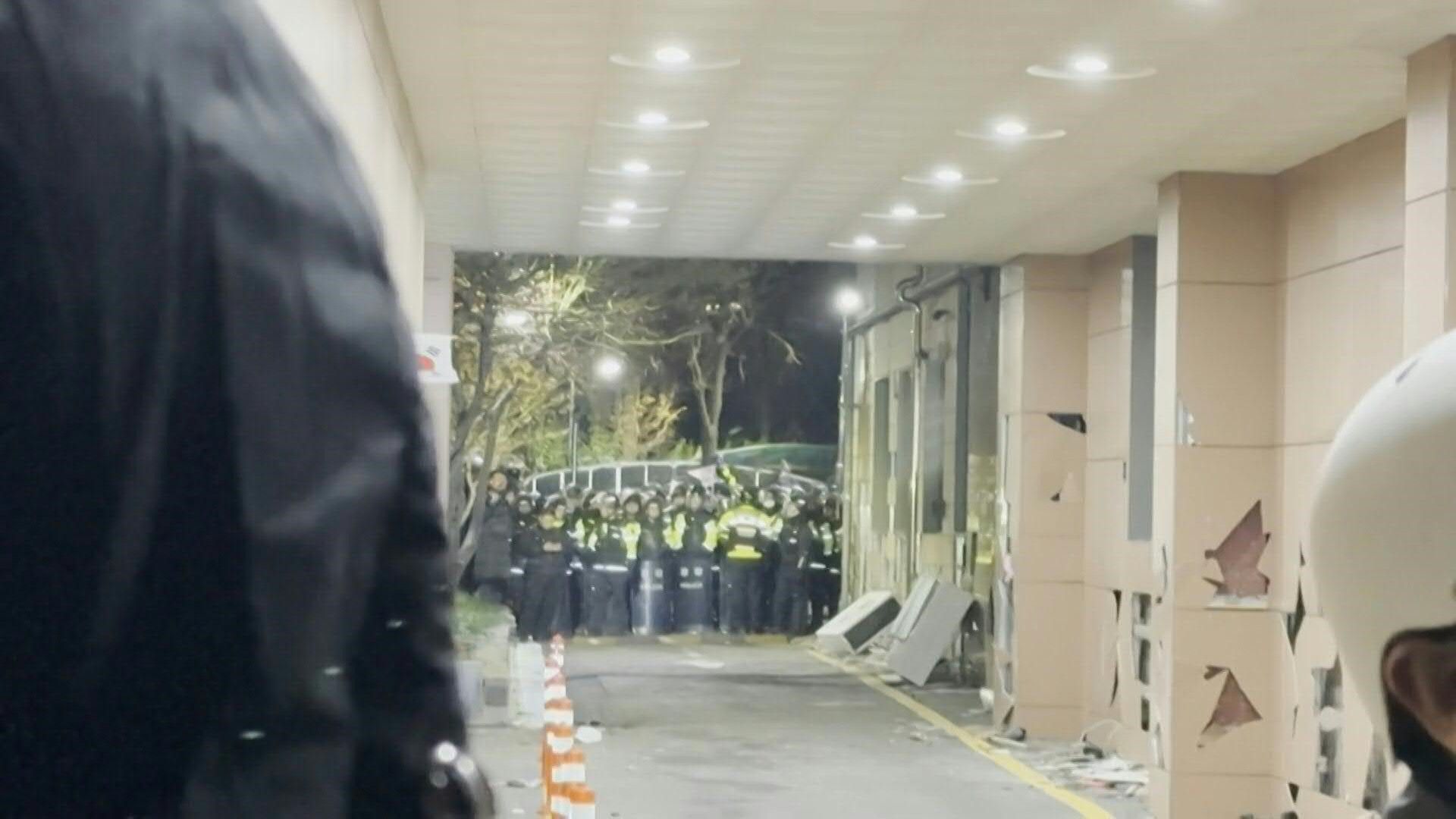 Windows, walls smashed outside Seoul court that extended arrest warrant for President Yoon