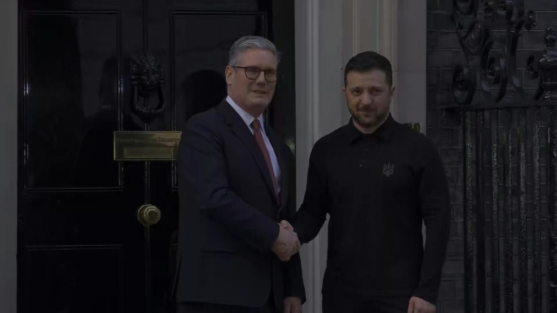 Zelensky arrives at Downing Street for meeting with Starmer