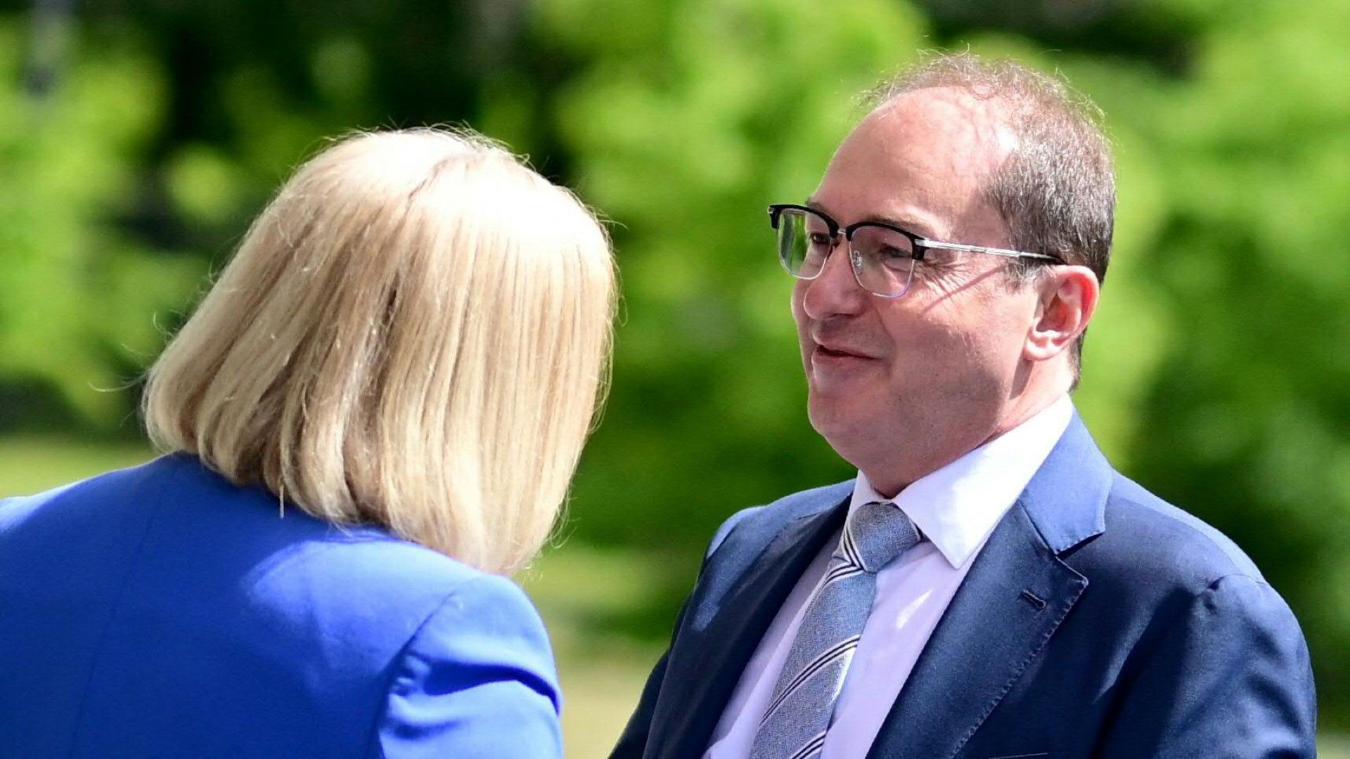 Migration: Dobrindt kündigt mehr Zurückweisungen von Asylbewerbern an