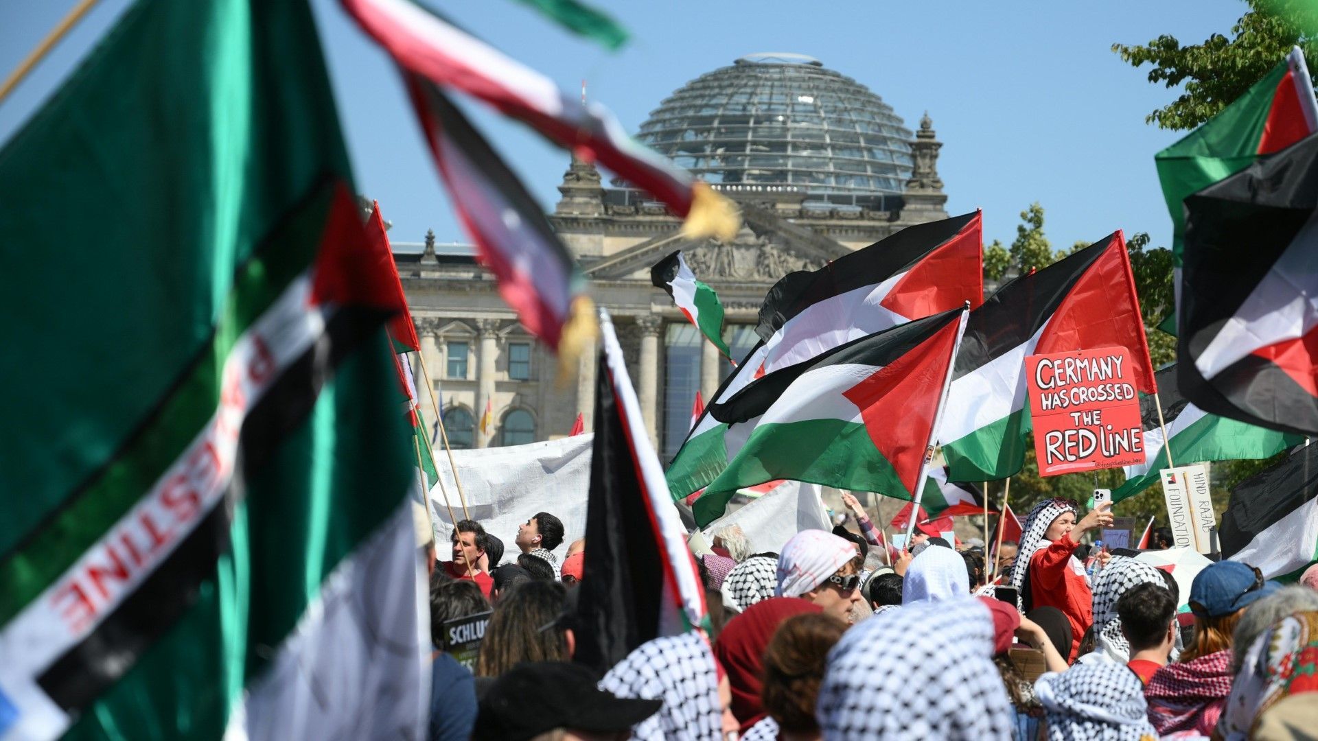 Thousands demonstrate in Berlin for solidarity with Palestinians in the Gaza Strip