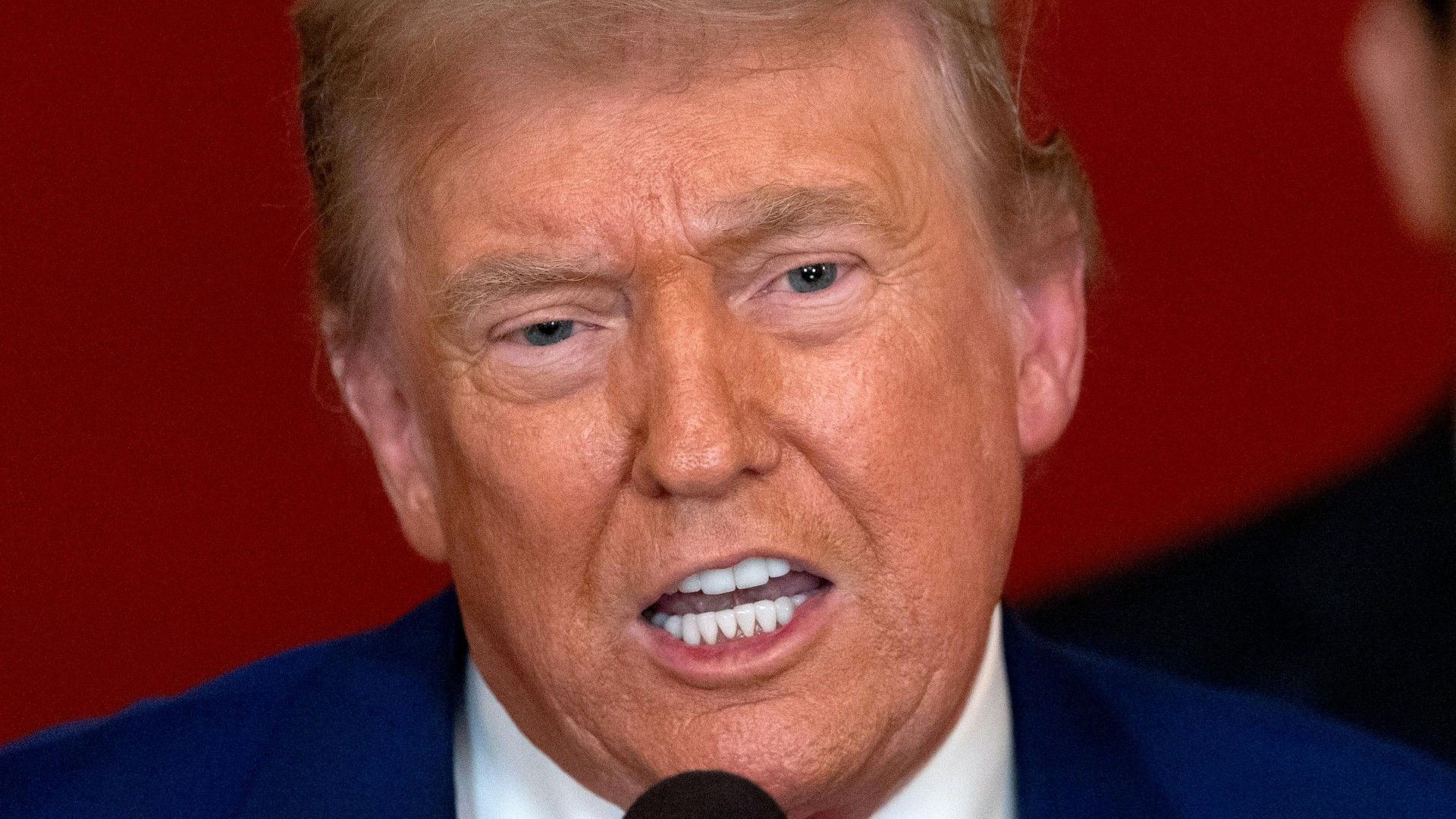 Trump threatens Iran with further attacks