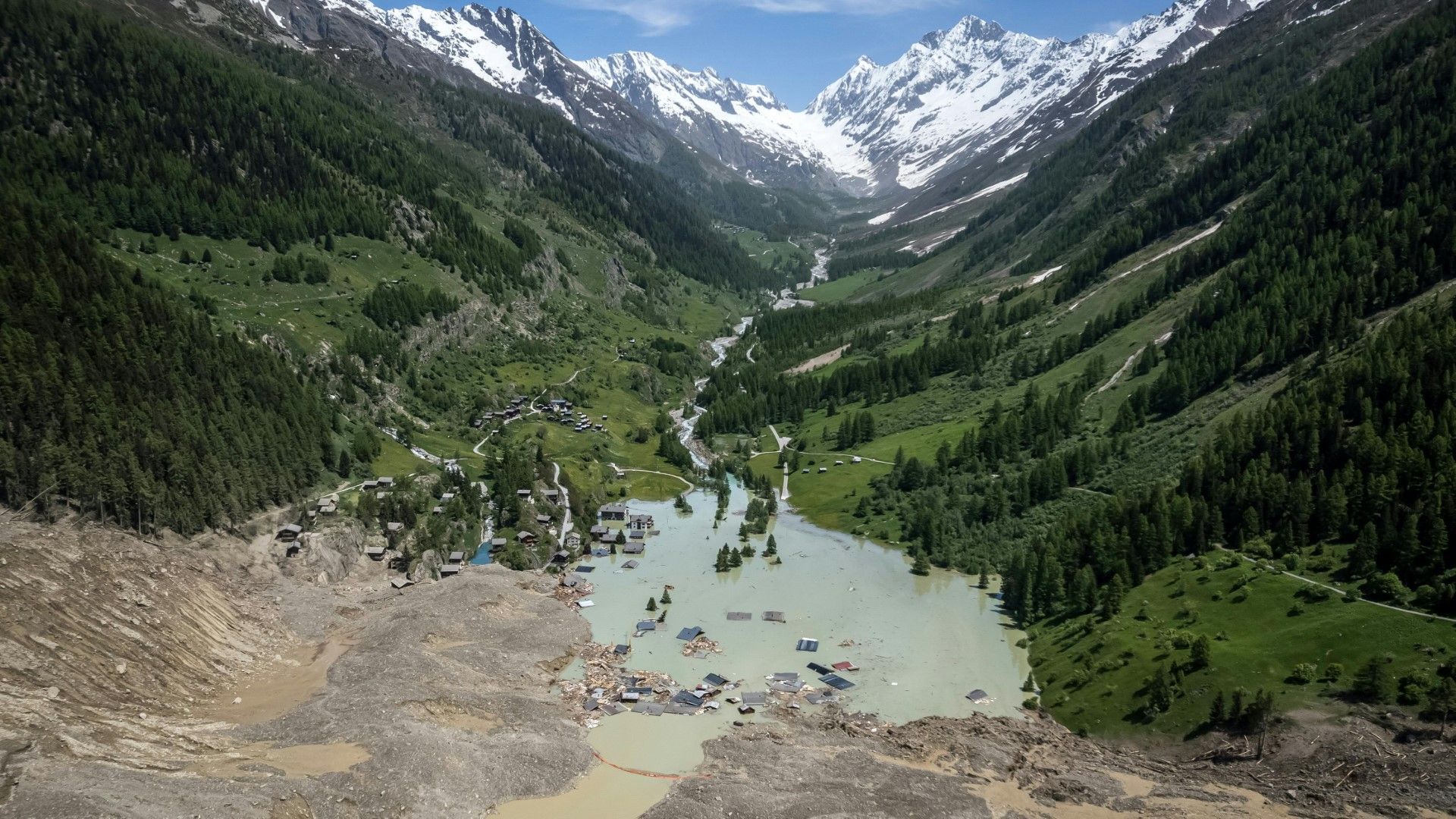 Menschliche Überreste nach Bergsturz in der Schweiz gefunden