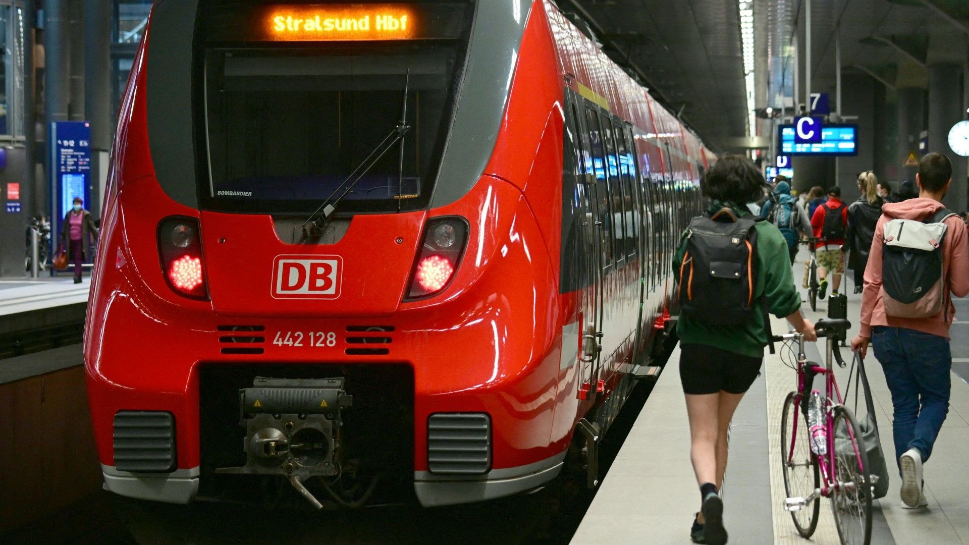 Deutschlandticket verliert eine Million Nutzer – Grünen fordern Preissenkung