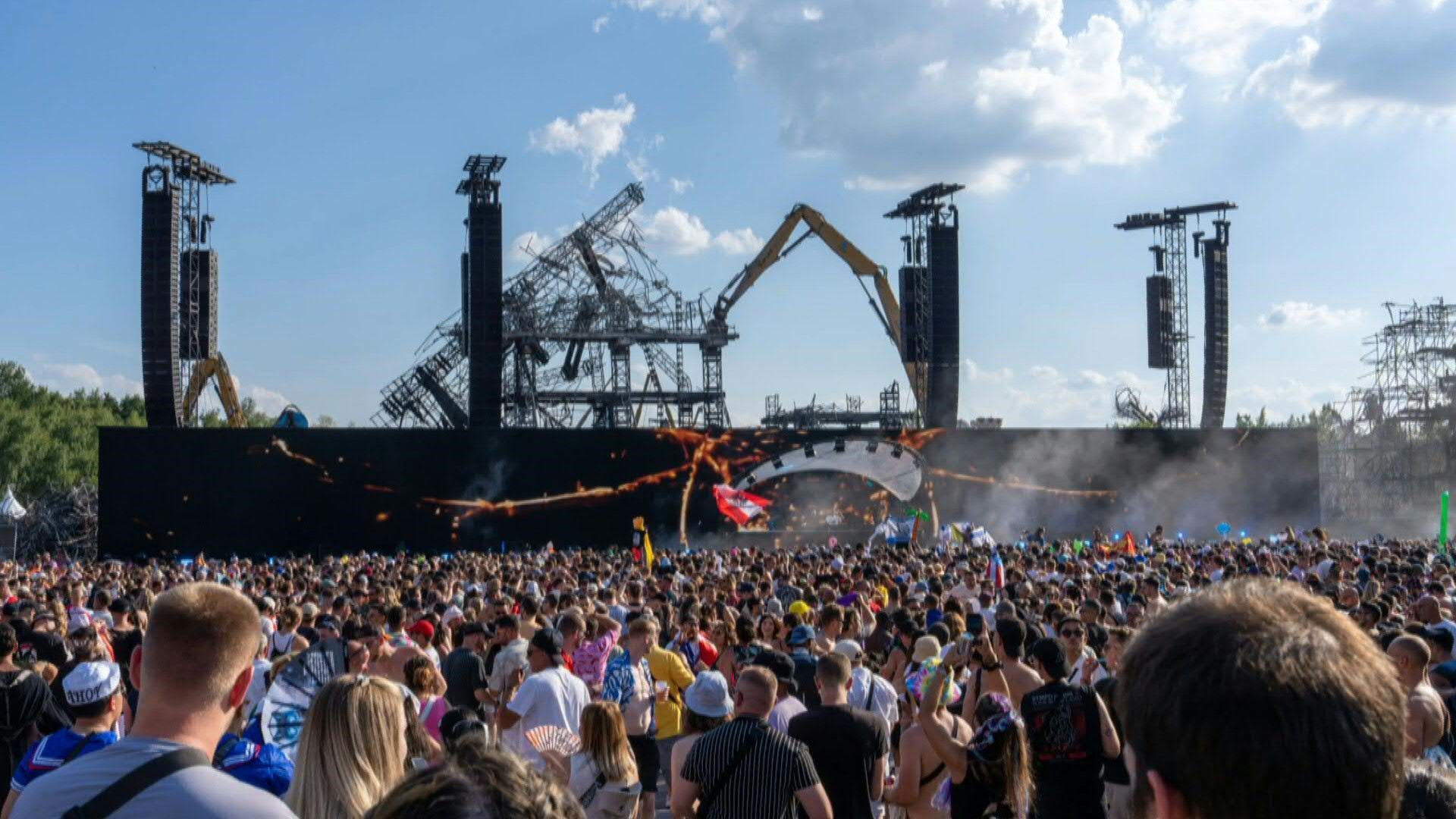 Nach Riesenbrand erschüttert Todesfall Tomorrowland-Festival in Belgien