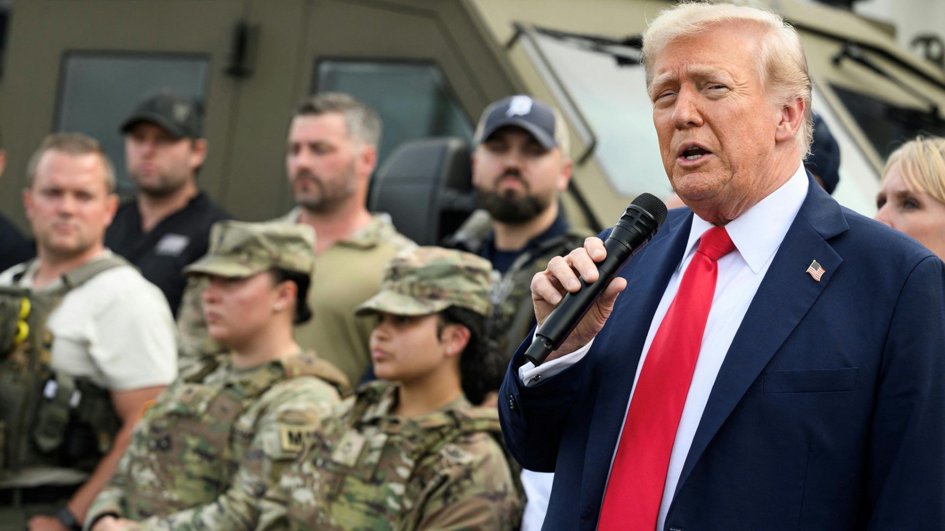 Trump besucht nach Washington entsandte Nationalgardisten