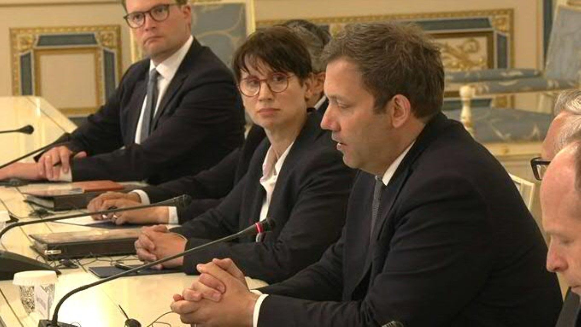 Klingbeil verspricht Ukraine neun Milliarden Euro pro Jahr