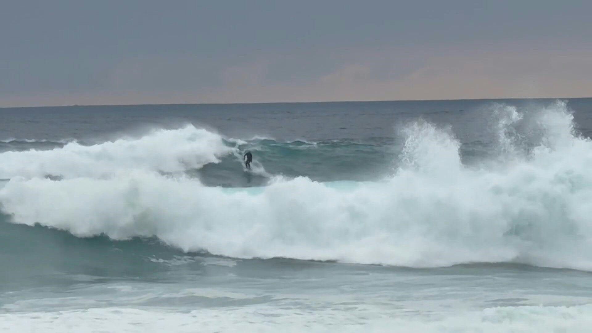 Video: Giant waves hit French Atlantic coast