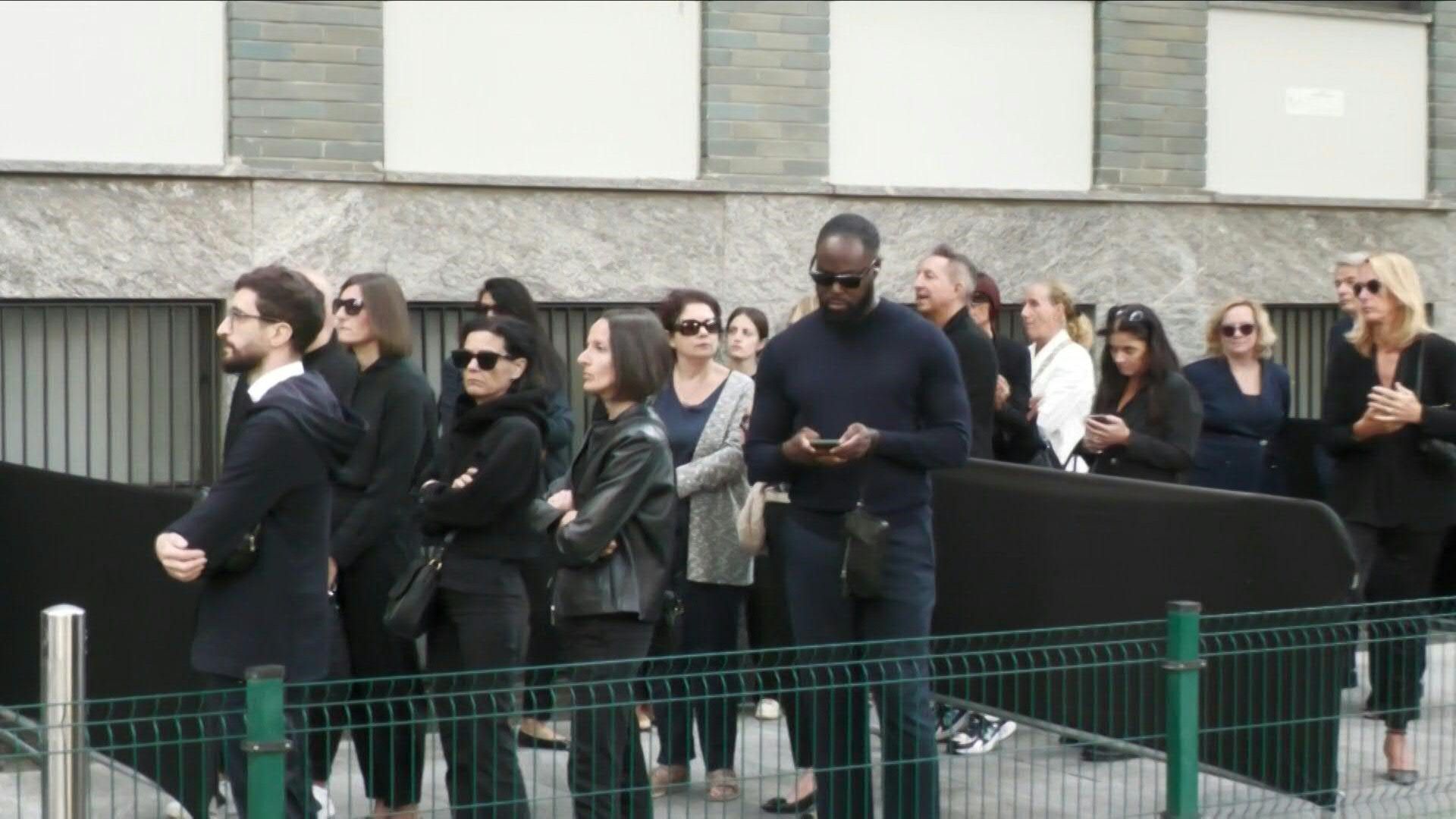 Crowds pay respects to Italian designer Giorgio Armani