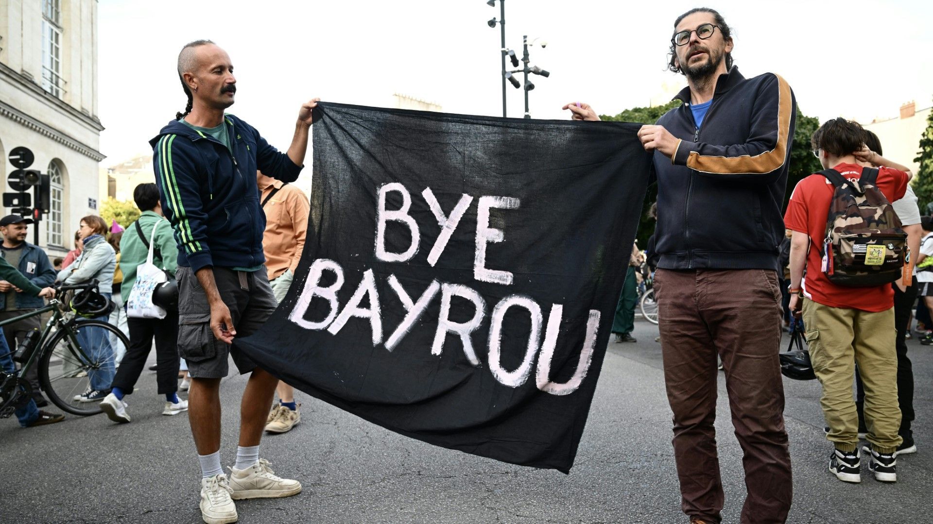 Regierungskrise in Frankreich: „Die Politiker sind komplett neben der Spur“