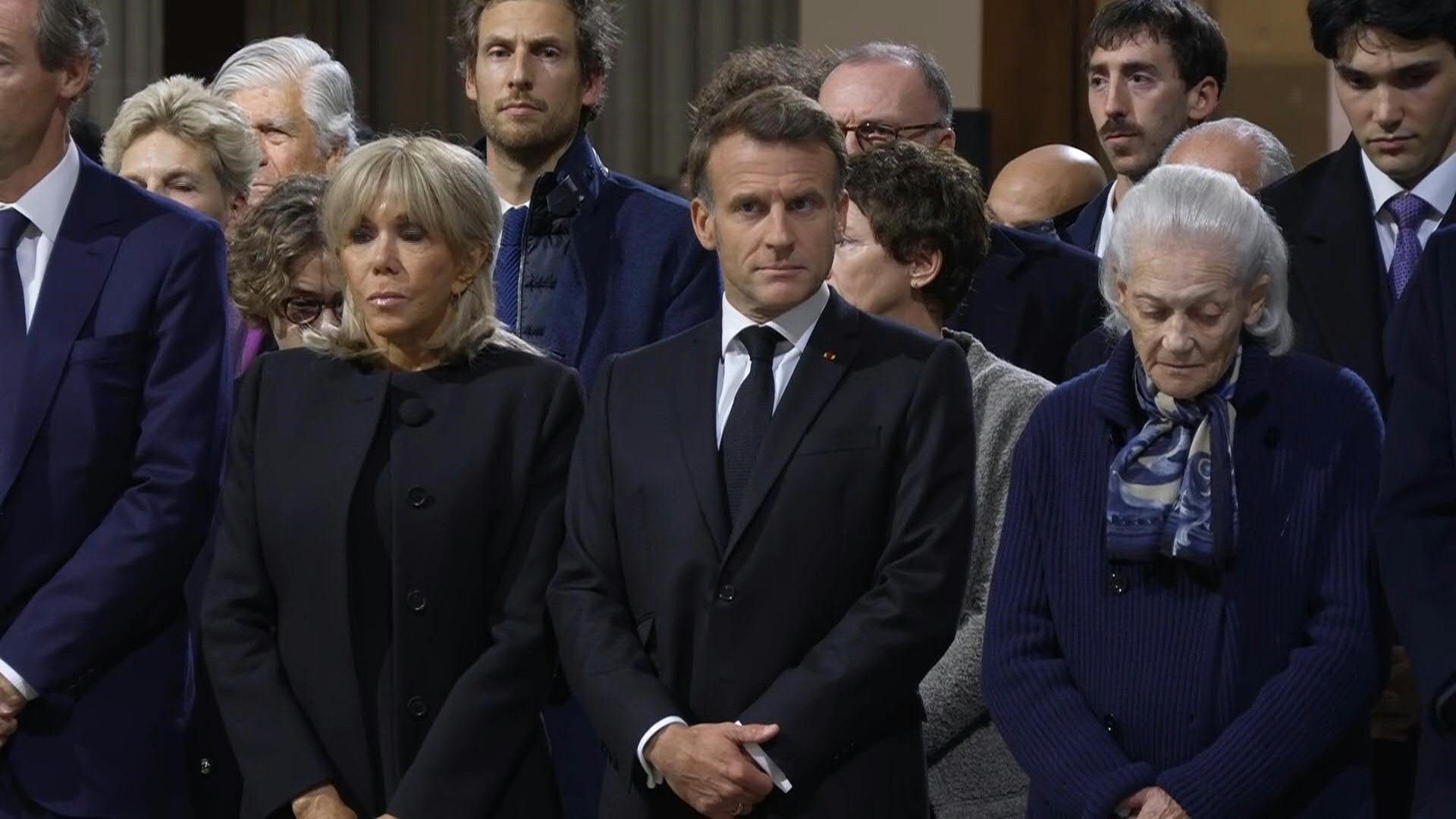 Video: French guillotine abolitionist enters Pantheon: Macron arrives at the ceremony