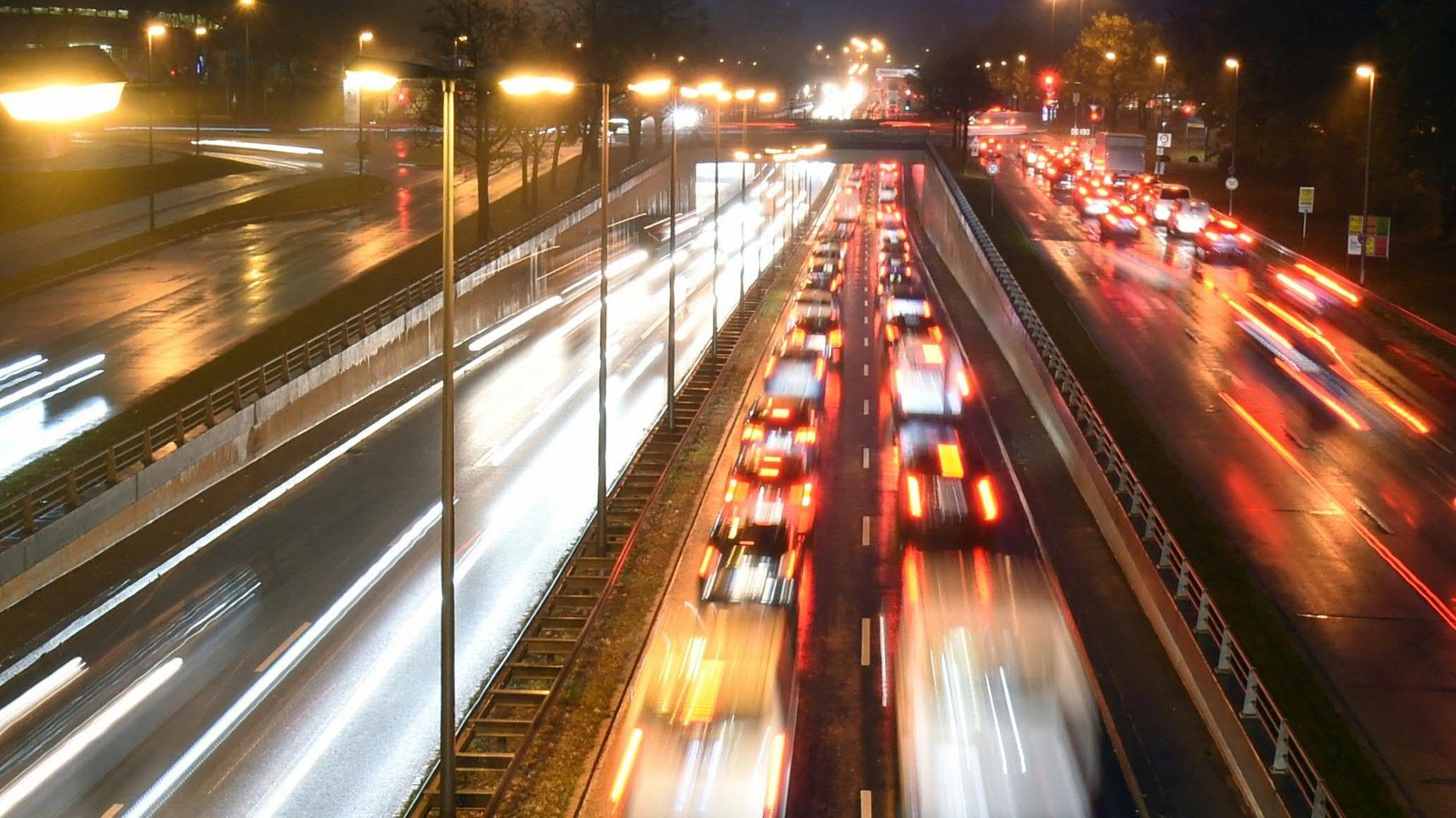 Ökonomen kritisieren geplante Abkehr vom Verbrenner-Aus