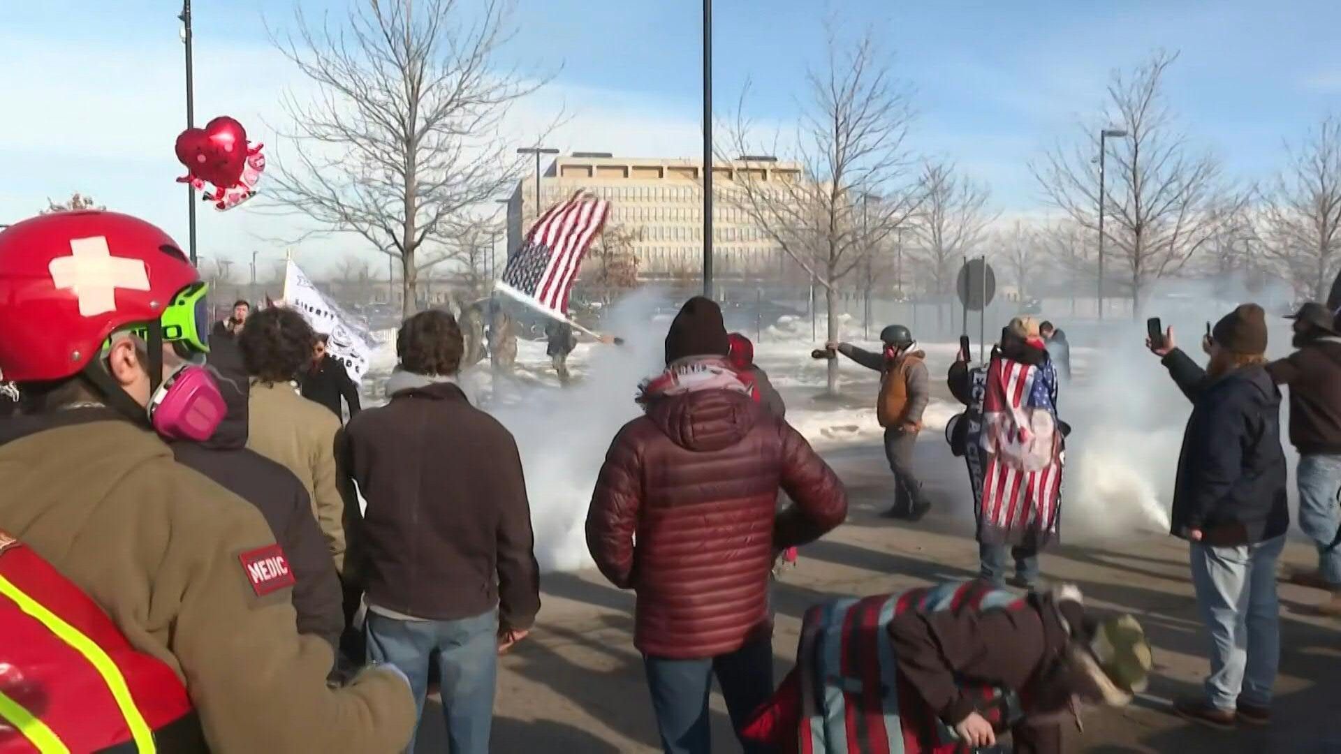 Video: US law enforcement deploy chemical irritants on Minneapolis protesters
