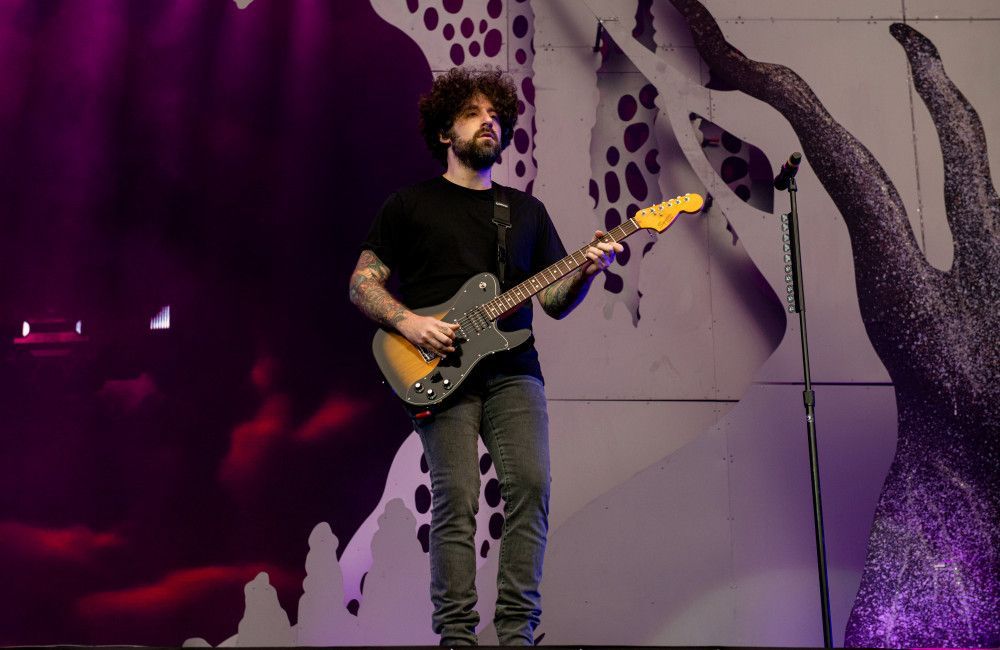 Fall Out Boy-Gitarrist Joe Trohman macht Bandpause für den Rest des Jahres wegen Hand-OP