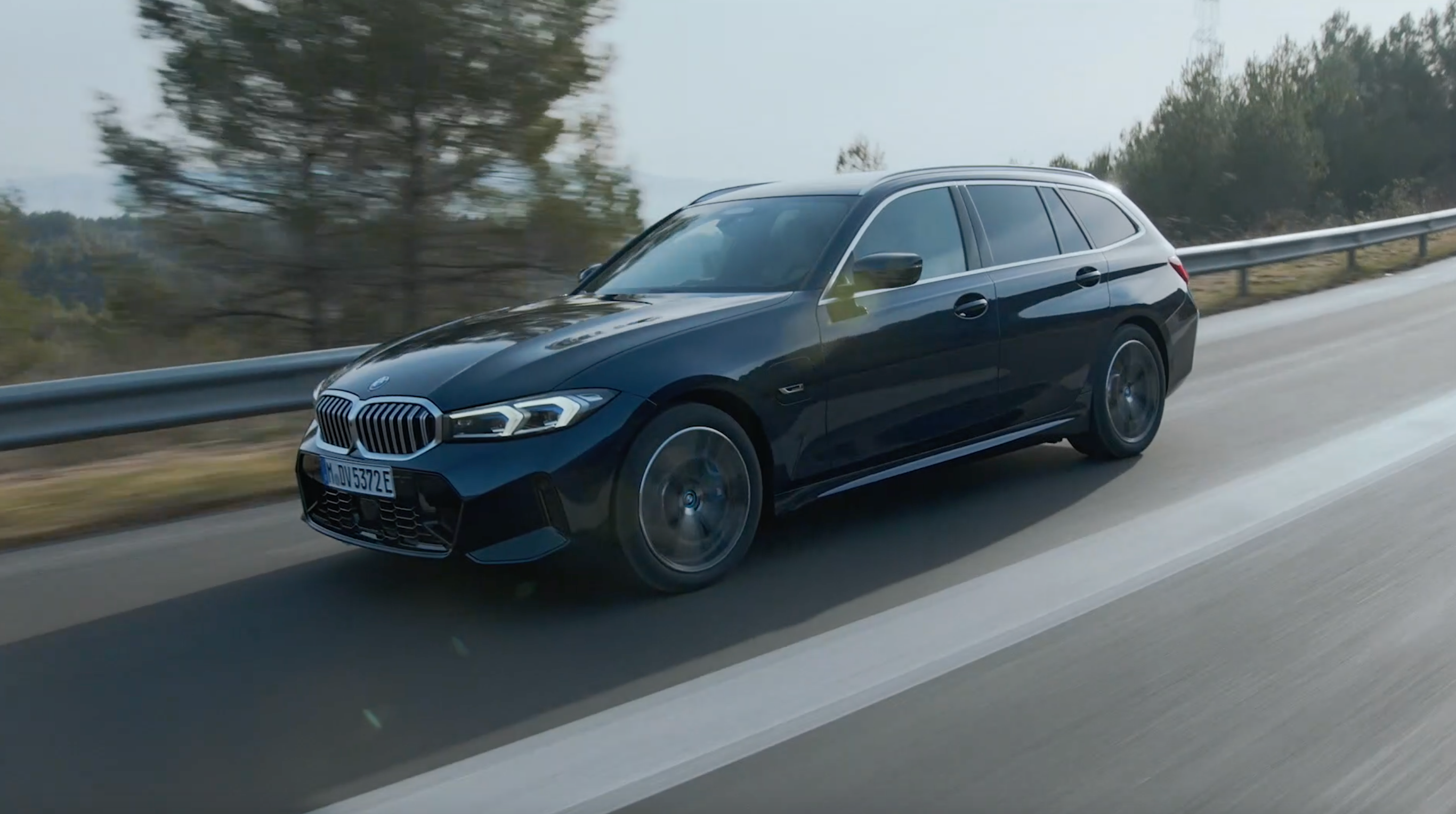 The new BMW 3 Series Sedan and the new BMW 3 Series Touring - Diverse drive portfolio, 8-speed Steptronic transmission now standard for all models