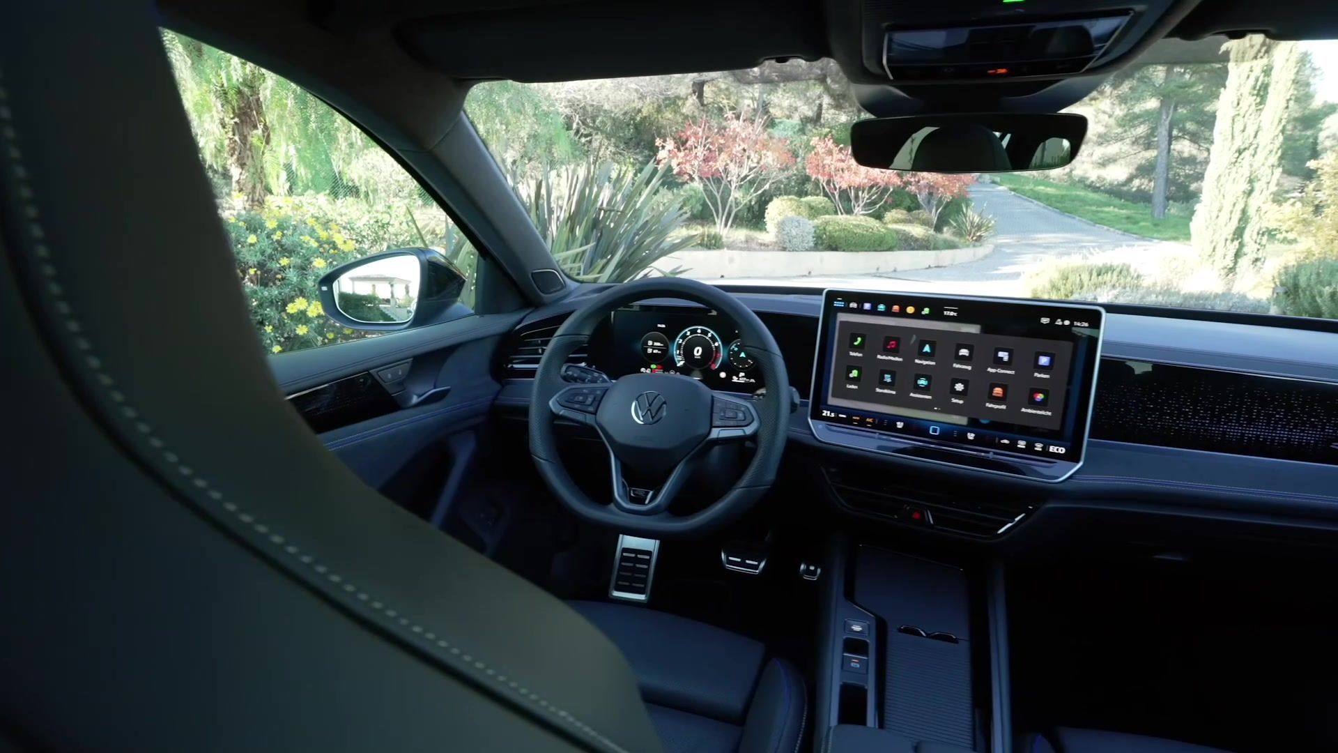 Der neue Volkswagen Passat - Vernetzt fahren - neue Cockpitlandschaft ist intuitiv bedienbar
