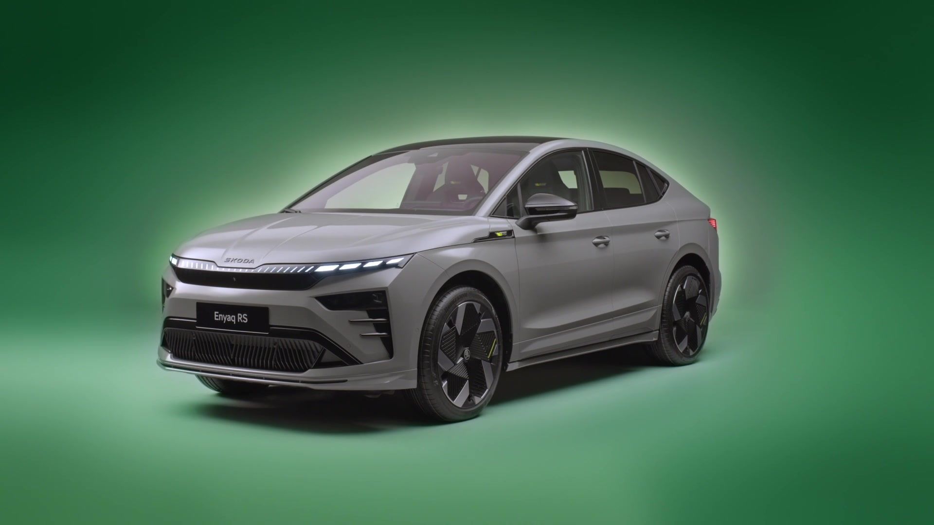 Las variantes RS deportivas completan la gama de la nueva familia Škoda Enyaq en la parte superior
