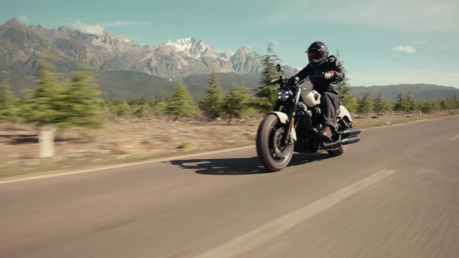 Benda Dark Flag 950 Trailer