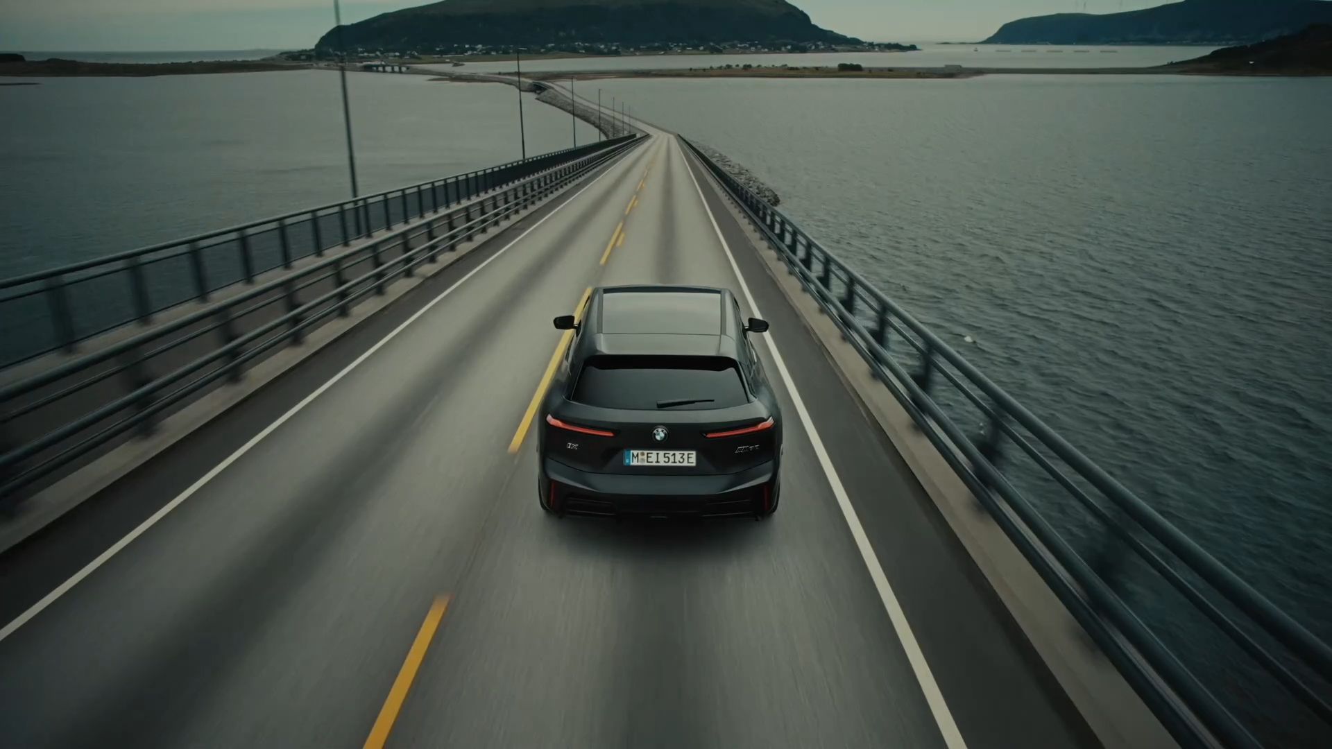 The new BMW iX - All model variants with increased performance