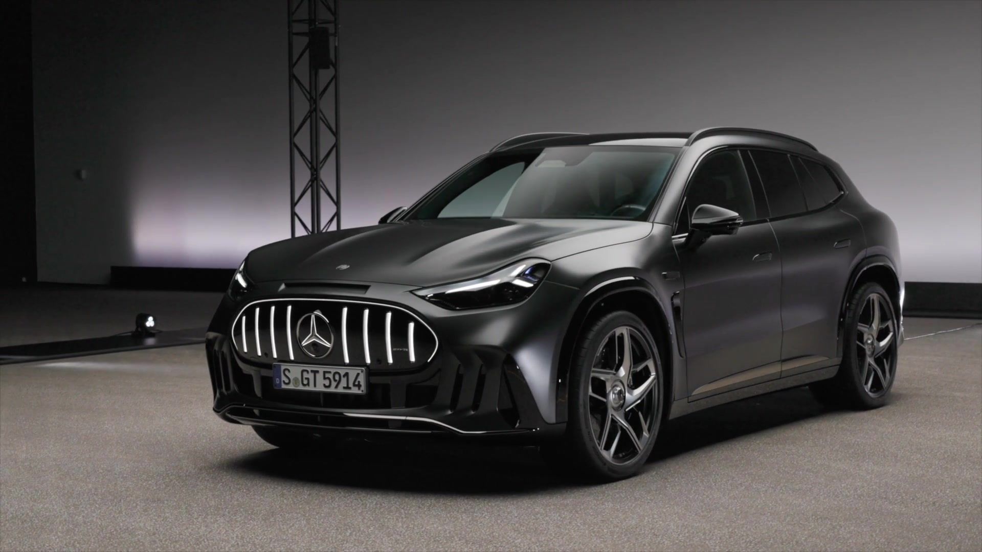 Mercedes-AMG GT 55 SUV Design in Graphite grey