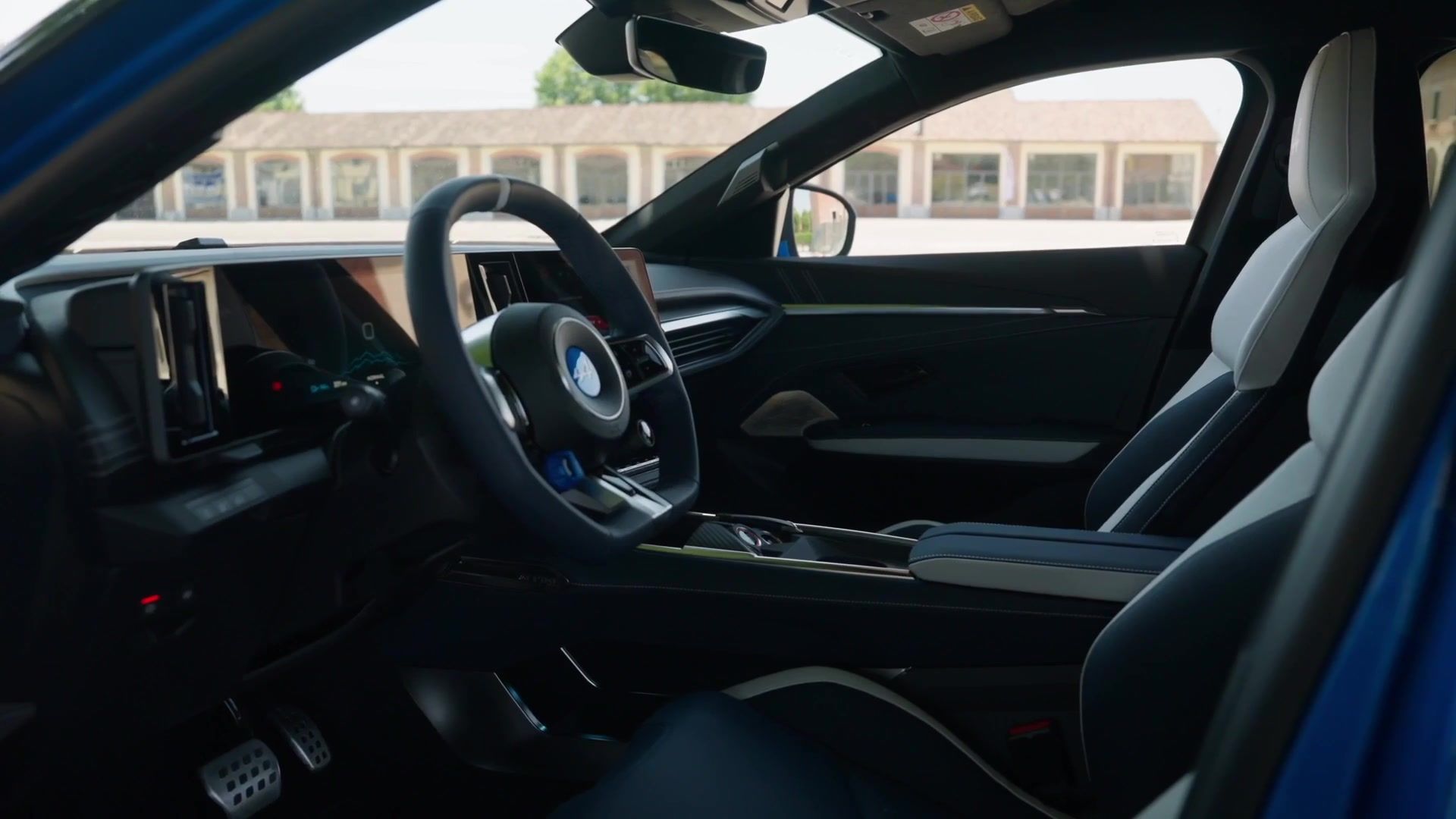 Die Alpine A390 GTS - Eine mit Alpine Know-How weiterentwickelte Plattform