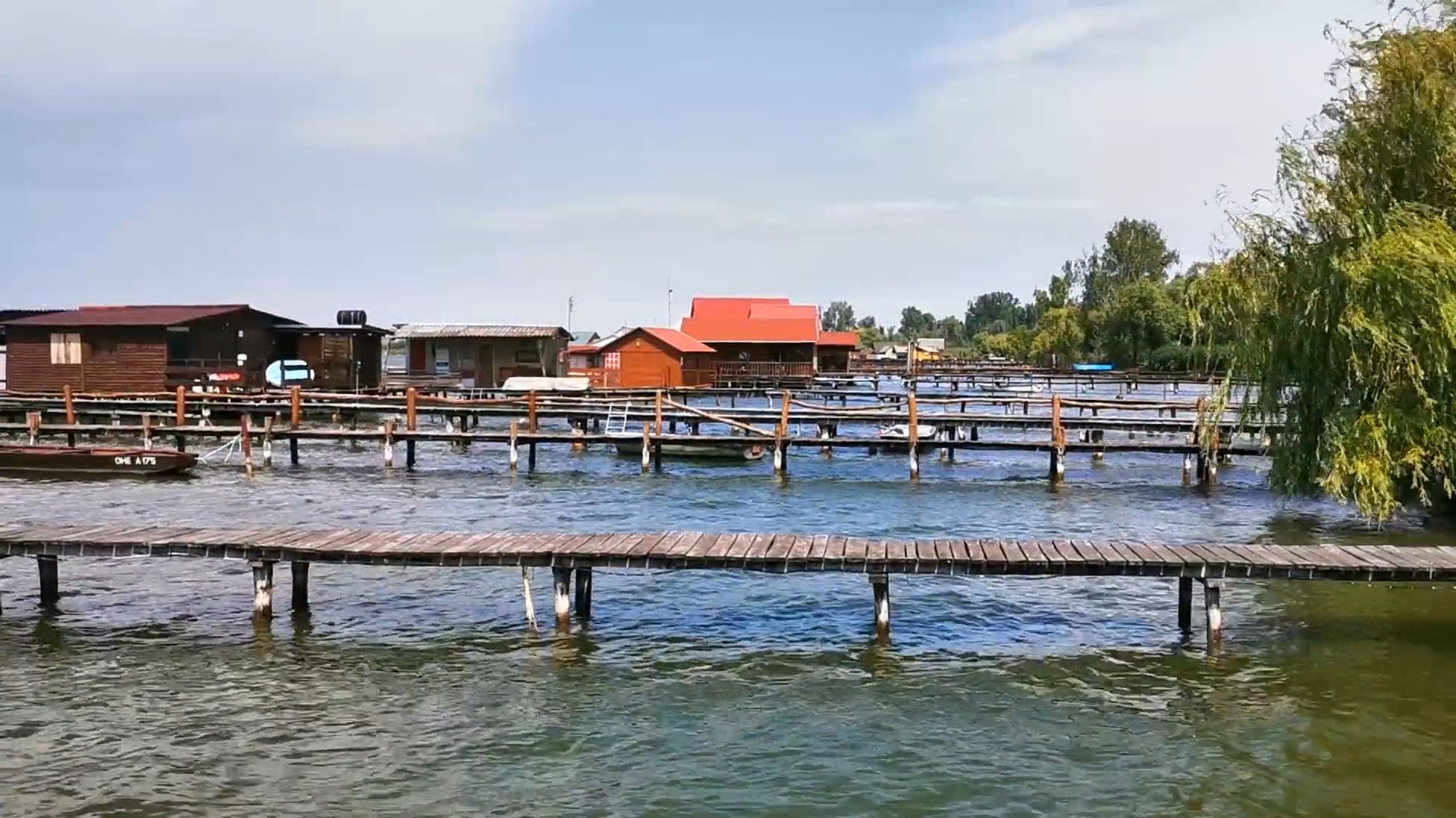 Travel videos: The floating village in Bokod