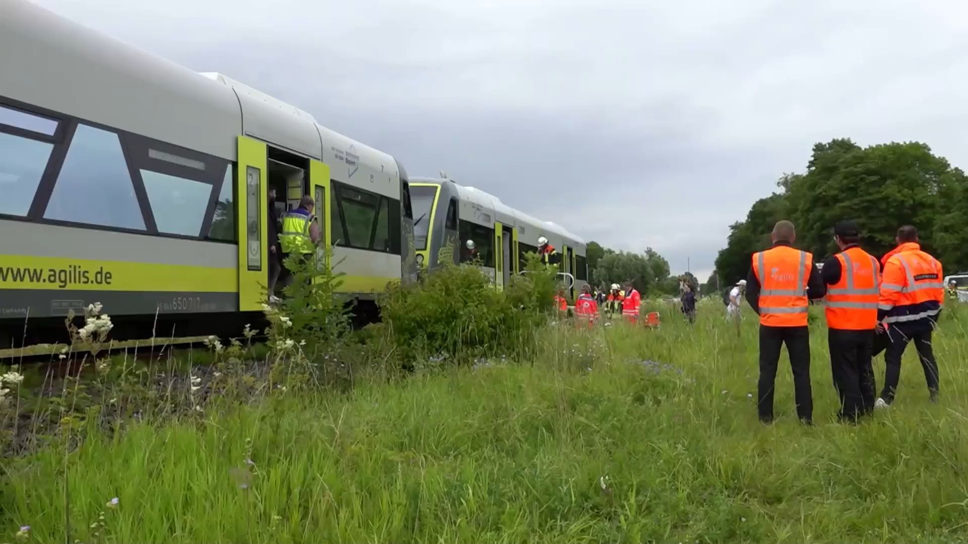 Tödlicher Unfall an Bahnübergang im Kreis Coburg: Auto von Zug erfasst