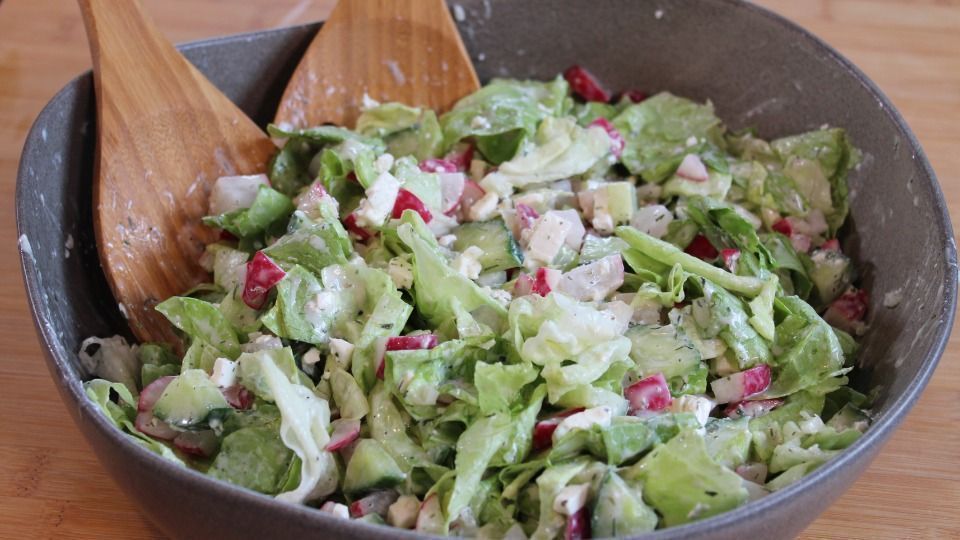Mixed Salad: Easy Recipe with Radishes