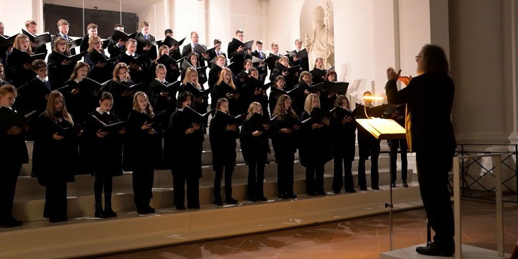 Video: Lichterkonzert im Hohen Dom: Das Innerste zum Klingen bringen