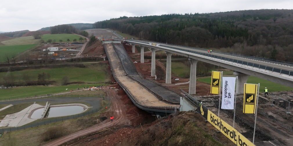 Video: Ein Highlight für Tausende: Thalaubachtalbrücke erfolgreich gesprengt
