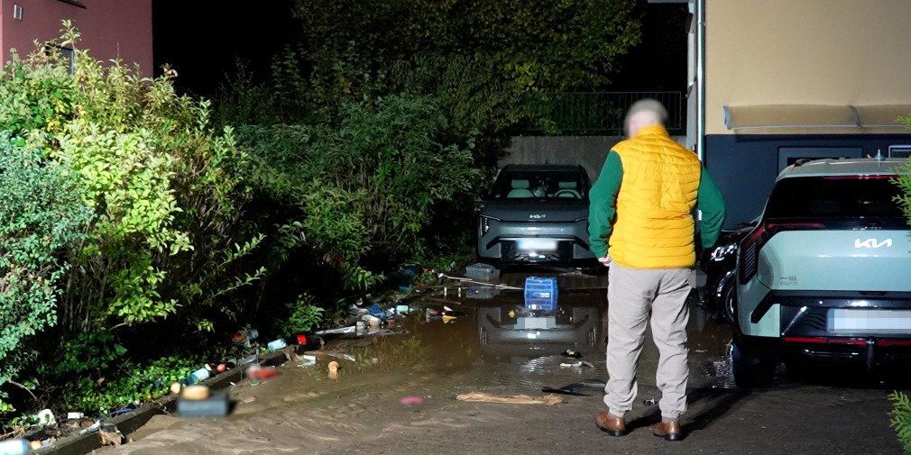 Video: Wasserrohrbruch in Horas flutet Gebäude meterhoch